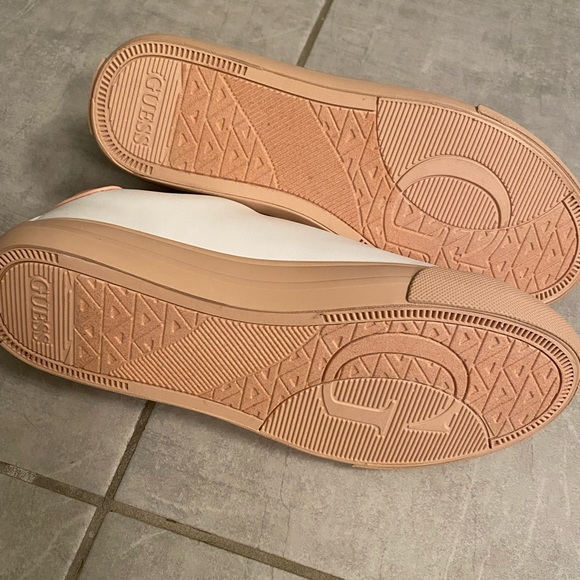 Guess casual shoe - Picture 3 of 4